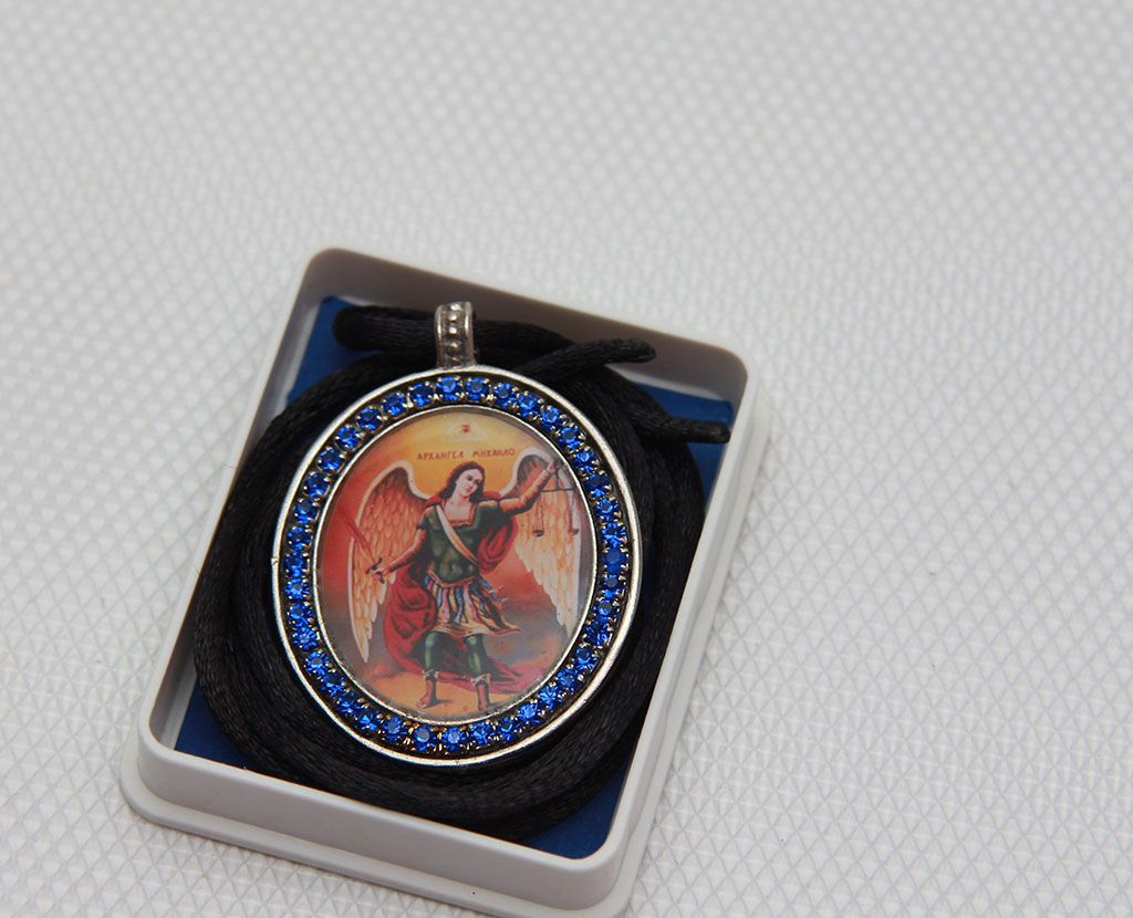 Медаљон са ликом светог архангела Михајла